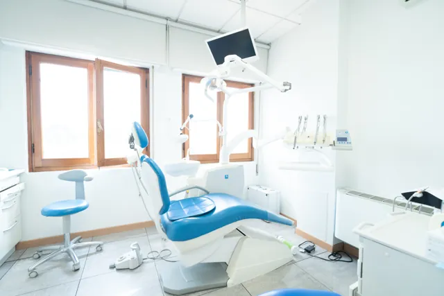 Dentista a Serravalle Pistoiese: lo studio di Pistoia